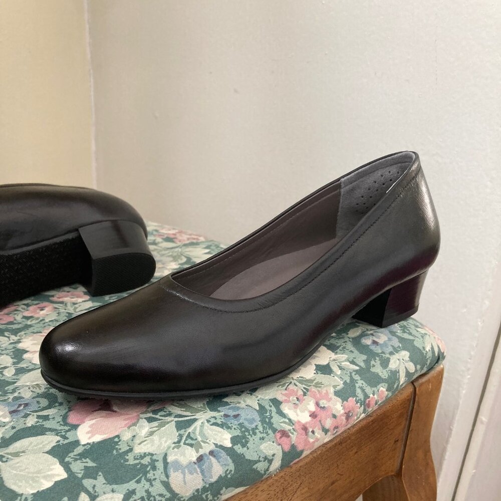 SAS Regina Pump 7N Size - Picture 8 of 12